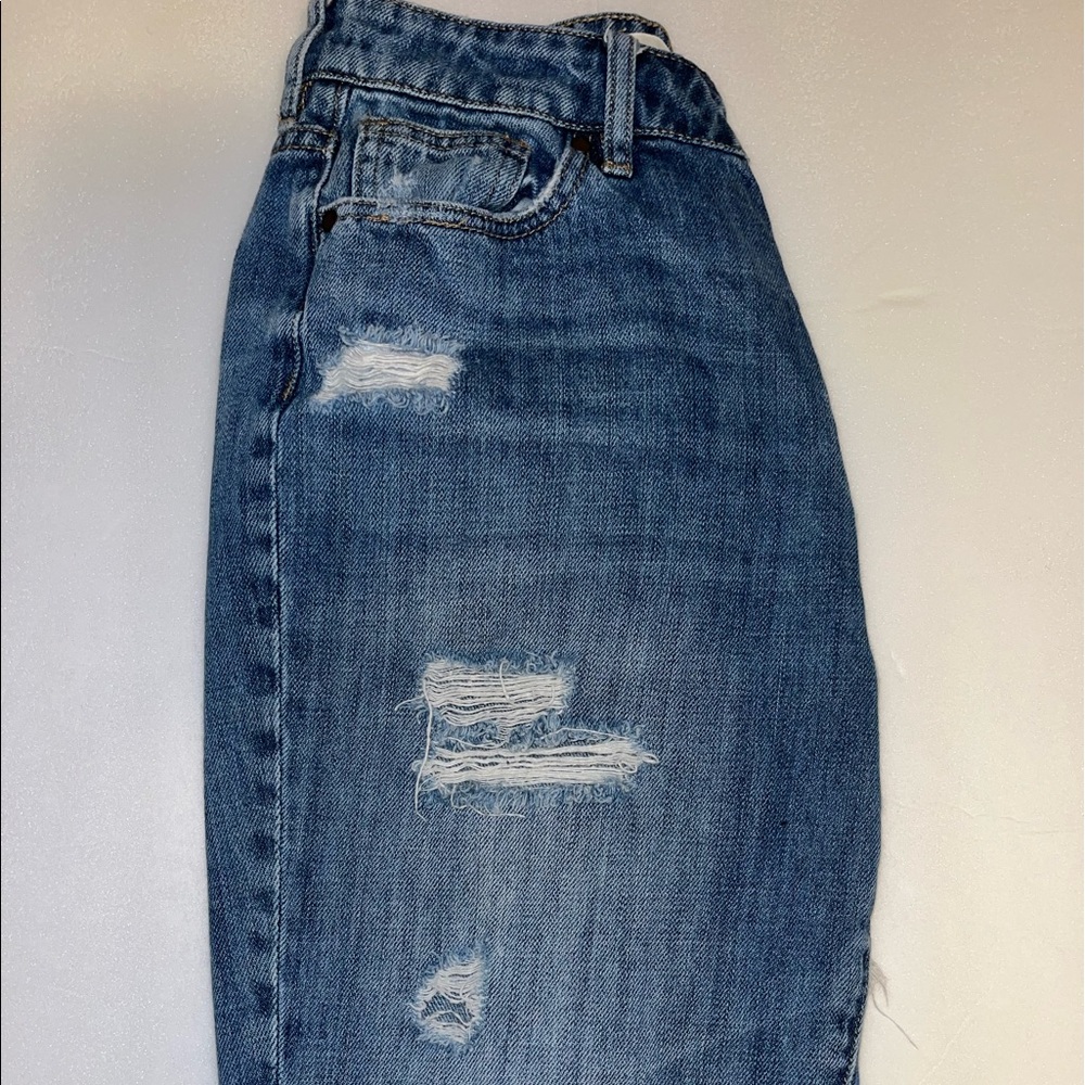 Like new! These jeans have only been worn twice.